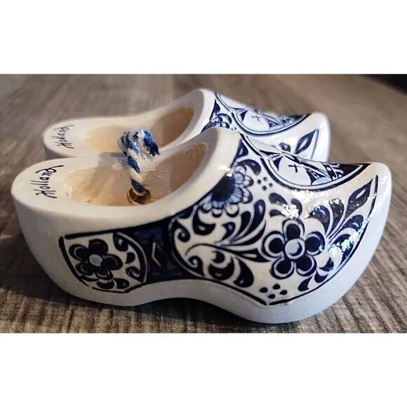 Holland Small Blue & White Souvenir Wooden Shoes Clogs Miniature Ornament 3 Inch - Picture 3 of 5